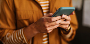 Women getting phone call