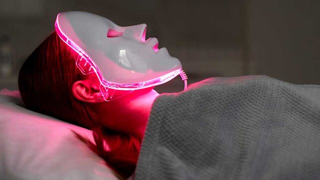 Red light therapy mask