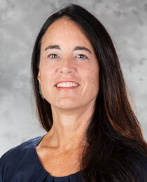 Headshot Photo of Lauren Marvell