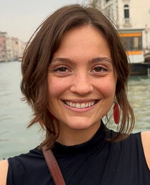 Sydney Hardy Headshot