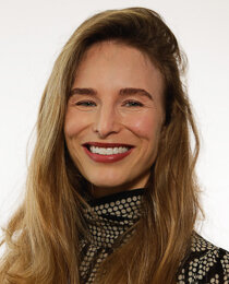 Calli Dogon, MD Headshot