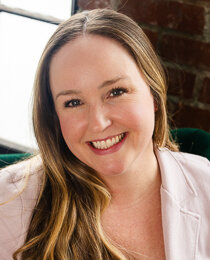 Headshot of Jennifer Hellmuth