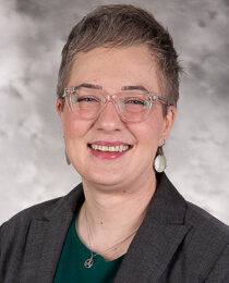 Sarah E. Peregrine, LICSW Headshot